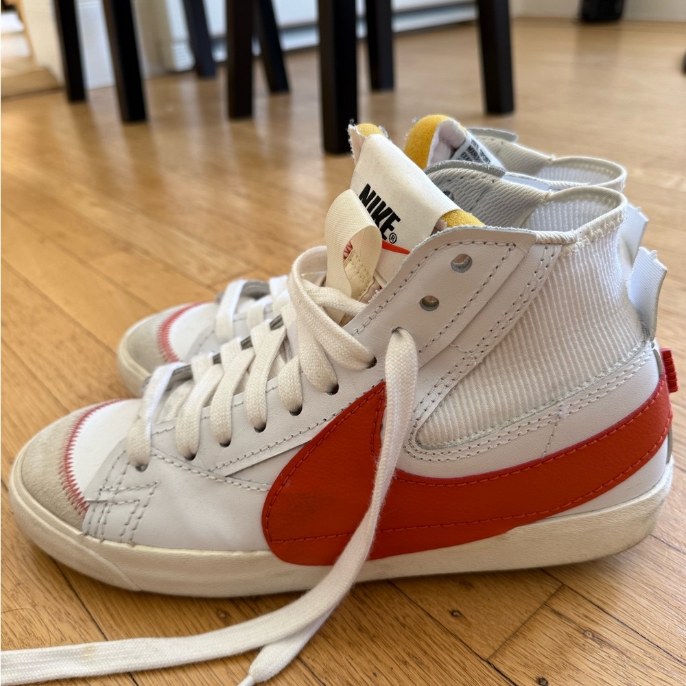 Nike Blazer Jumbo Swoosh